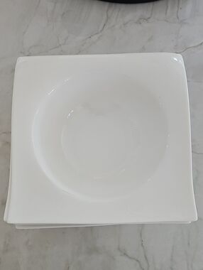 Modern White Square Ceramic Serving Bowl - Sleek Home Dining